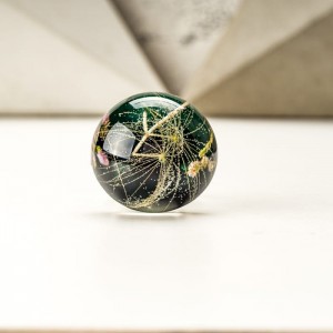 Pierścionek bez okazji dla dziewczyny.