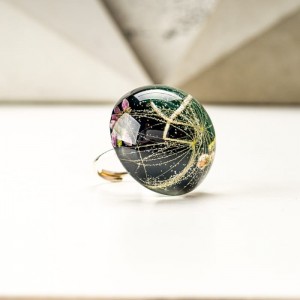 Pierścionek bez okazji dla dziewczyny.