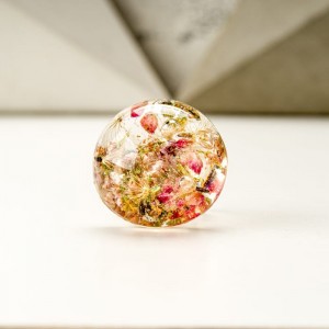 Pierścionek srebrny z prawdziwymi kwiatami i dmuchawcem.