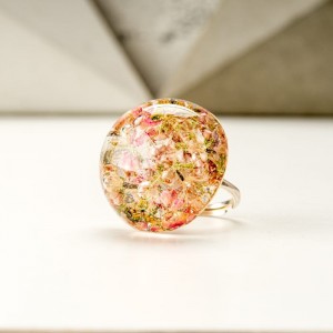 Pierścionek srebrny z prawdziwymi kwiatami i dmuchawcem.