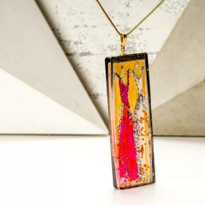 Elegancki naszyjnik ręcznie malowany ze złoto różową zawieszką  100