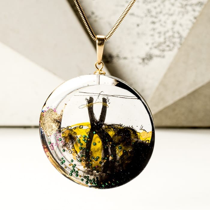 Personalizowana biżuteria na prezent, naszyjnik artystyczny pozłacany oliwkowo złoty