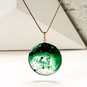 Naszyjnik złoty z zieloną zawieszką