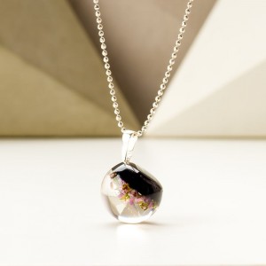 Naszyjniki ręcznie robione z wrzosem srebrny z magiczną czernią Naszyjniki ręcznie robione z wrzosem srebrny z magiczną czernią