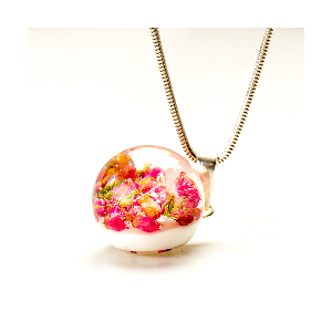 Naszyjnik kwiaty wrzośca w żywicy.