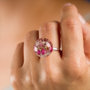Ciekawe pierścionki srebrne  z kwiatami wrzosu.