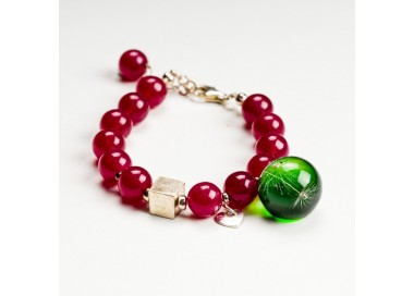 Czerwona bransoletka z grawerem dla przyjaciółki.