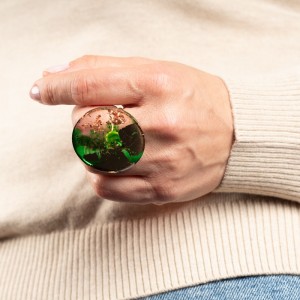 Biżuteria do jeansów, zielony pierścionek.