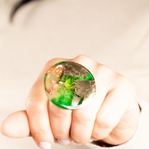 Biżuteria do jeansów, zielony pierścionek.