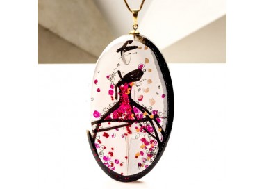 Naszyjnik pozłacany z różową zawieszką malowaną ręcznie, biżuteria artystyczna.