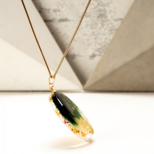 Naszyjnik unikatowy, grafika w biżuterii.