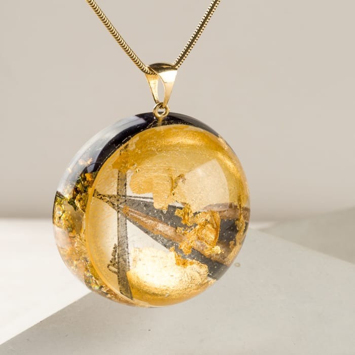 Oryginalna biżuteria artystyczna, złoty naszyjnik na urodziny, naszyjnik ręcznie malowany z dużą złotą półkulą 1