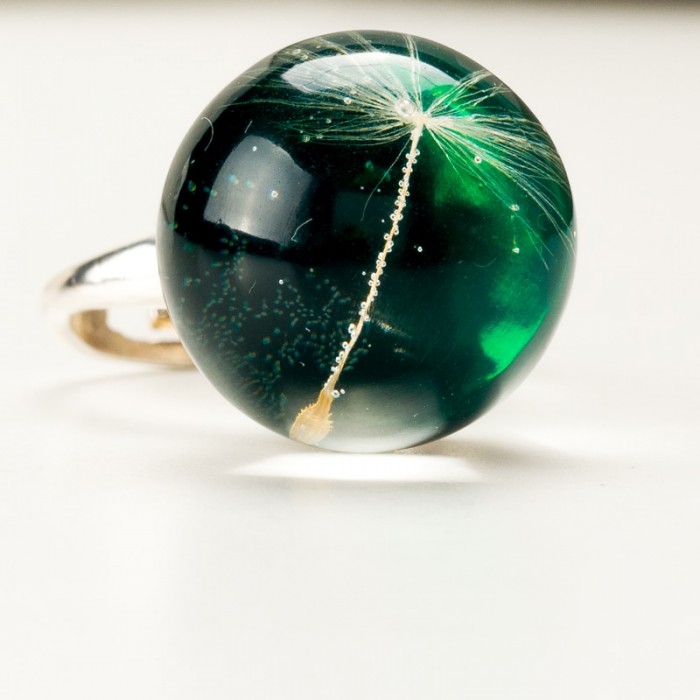 Pierścionek, prezent na rocznicę.