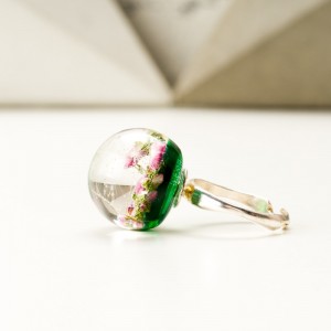 Pierścionek bez okazji.