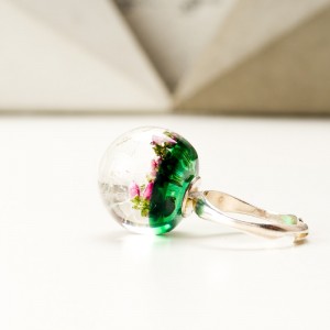 Pierścionek bez okazji.