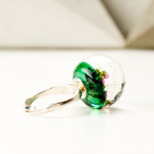 Pierścionek bez okazji.