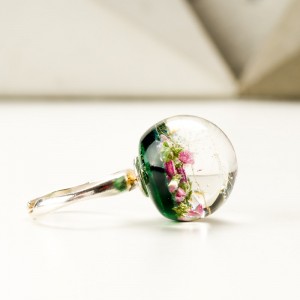 Pierścionek bez okazji.