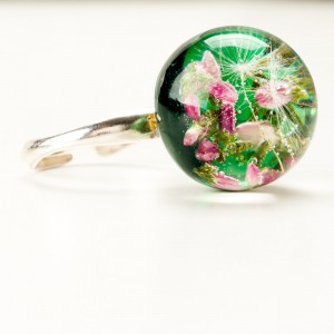 Pierścionek bez okazji.