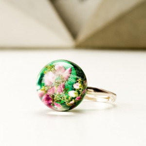 Pierścionek bez okazji.