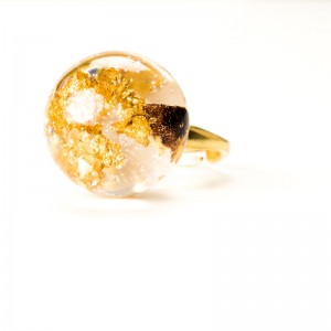 Złocony srebrny pierścionek, płatki złota.