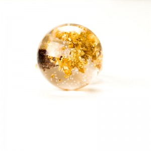 Złocony srebrny pierścionek, płatki złota.