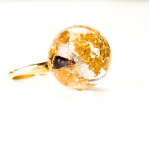 Złocony srebrny pierścionek, płatki złota.