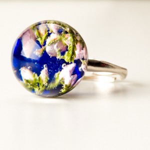 Pierścionek z kwiatem, uniwersalny rozmiar.