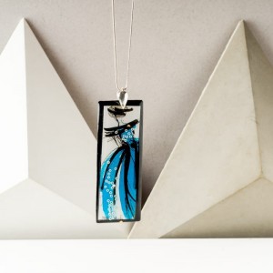 Autorski ręcznie malowany naszyjnik z turkusową zawieszką – personalizowana biżuteria handmade
