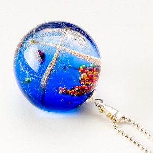 Naszyjnik do dużego dekoltu.