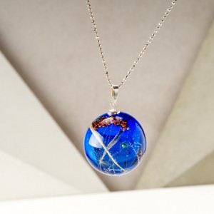 Naszyjnik do dużego dekoltu.