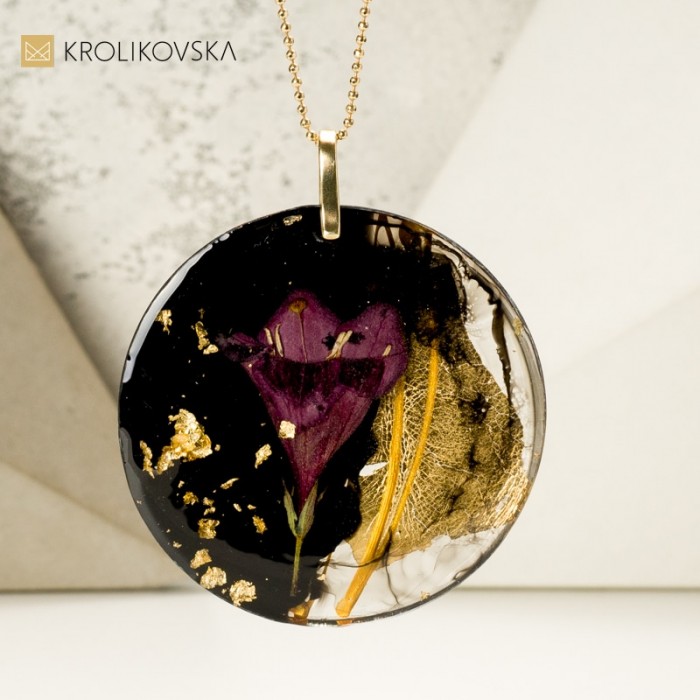 Naszyjnik malarski polskiej projektantki.