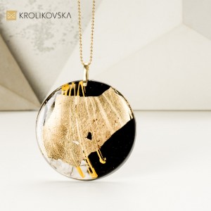 Naszyjnik malarski polskiej projektantki.