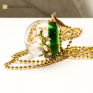 Biżuteria od polskich projektantów - zielony naszyjnik.