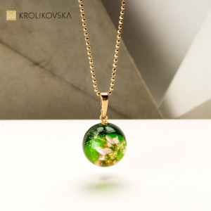 Biżuteria od polskich projektantów - zielony naszyjnik.