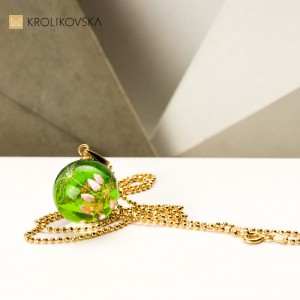 Biżuteria od polskich projektantów - zielony naszyjnik.