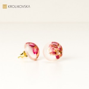 Kolczyki wkrętki koła z kwiatami.