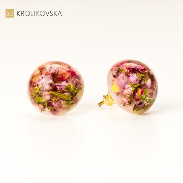 Kolczyki wkrętki pozłacane wrzosowe.