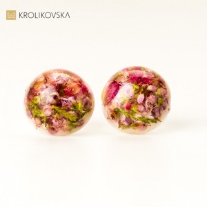 Kolczyki wkrętki pozłacane wrzosowe.