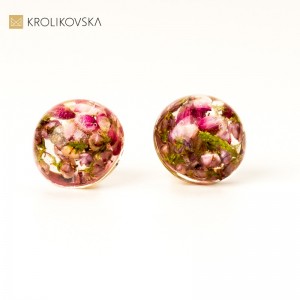 Kolczyki złocone z kwiatami do letniej stylizacji.