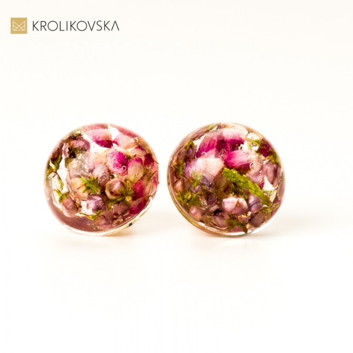 Kolczyki złocone z kwiatami do letniej stylizacji.