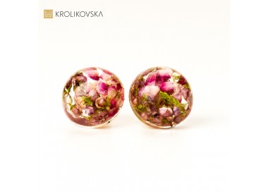 Kolczyki złocone z kwiatami do letniej stylizacji.