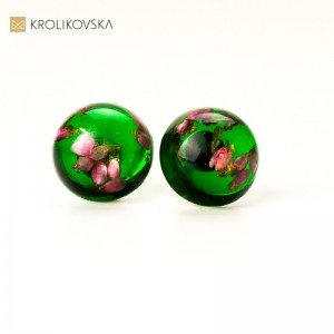 Kolczyki złocone wkrętki zielone do zielonej stylizacji.