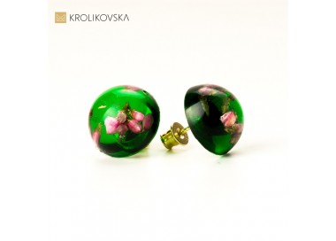 Kolczyki złocone wkrętki zielone do zielonej stylizacji.