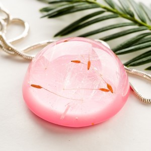 Naszyjnik różowy na urodziny, Polska biżuteria.