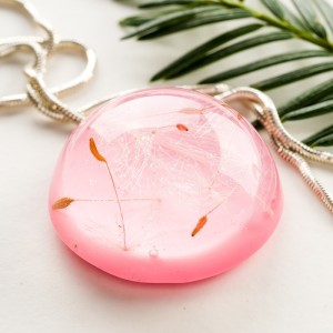 Naszyjnik różowy na urodziny, Polska biżuteria.