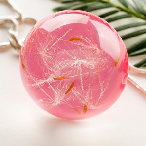 Naszyjnik różowy na urodziny, Polska biżuteria.