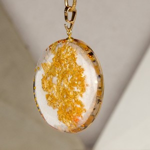 Nowoczesna biżuteria artystyczna, malarstwo " Bliskość".