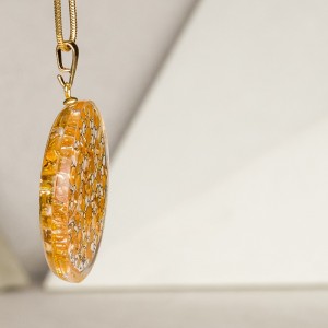 Nowoczesna biżuteria artystyczna, malarstwo " Bliskość".