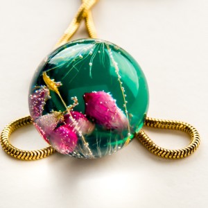 Pozłacany naszyjnik damski zielony, Polska biżuteria handmade.