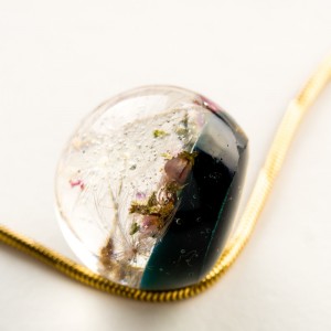 Naszyjnik srebrny  złocony, zielona zawieszka, Polska biżuteria.